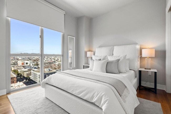 Building Photo - 2475 Brickell Ave