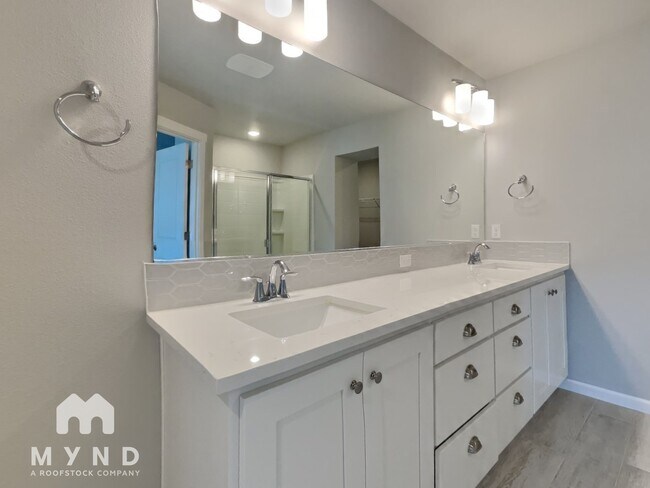 Building Photo - 4151 SE Fortress Ln