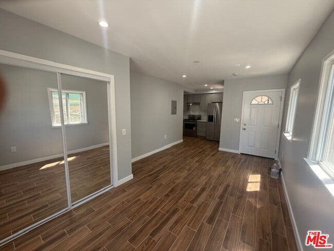 Building Photo - 513 San Juan Ave