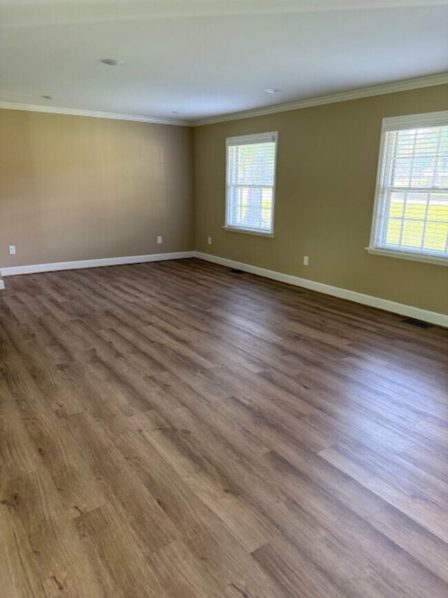 Building Photo - GORGEOUS RENOVATED HOME