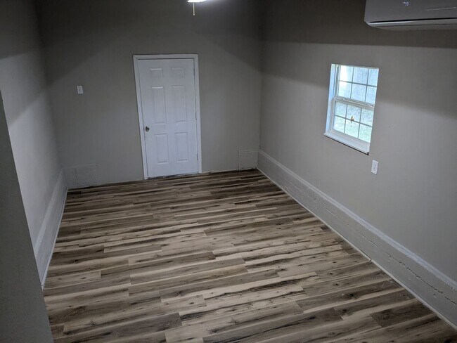 Building Photo - 2517 Goliad St
