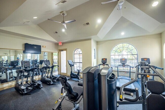 Building Photo - 12800 Center Lake Dr