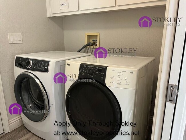 Building Photo - 1562 Terry Lynn Ln