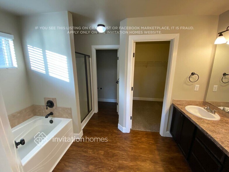 Building Photo - 18414 104th St Ct E