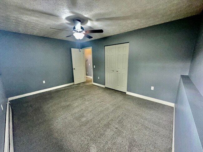 Building Photo - 10840 Delta Cir