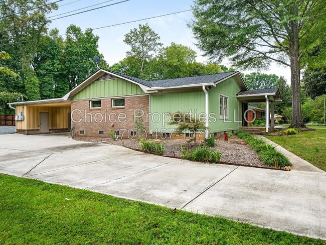 Building Photo - 1174 Robinhood Cir