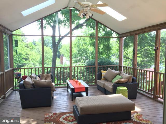 Building Photo - 11125 Hunt Club Dr