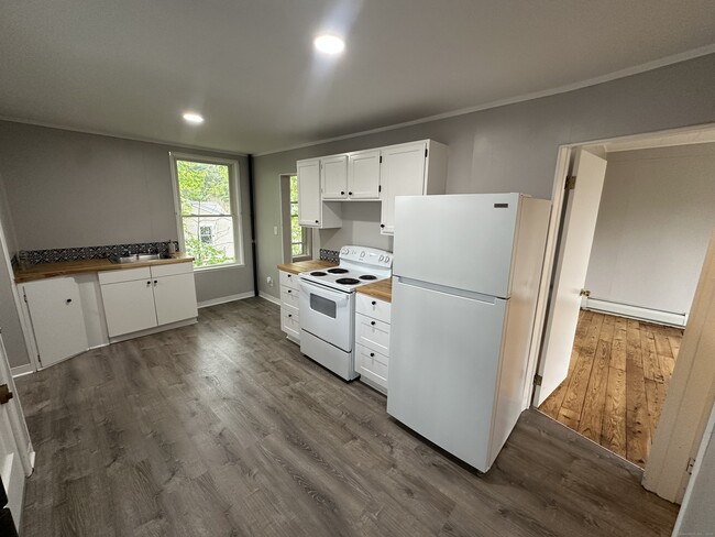 Primary Photo - 224 Millville Ave