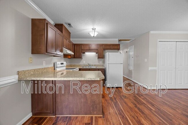 Building Photo - 145 S Patterson St