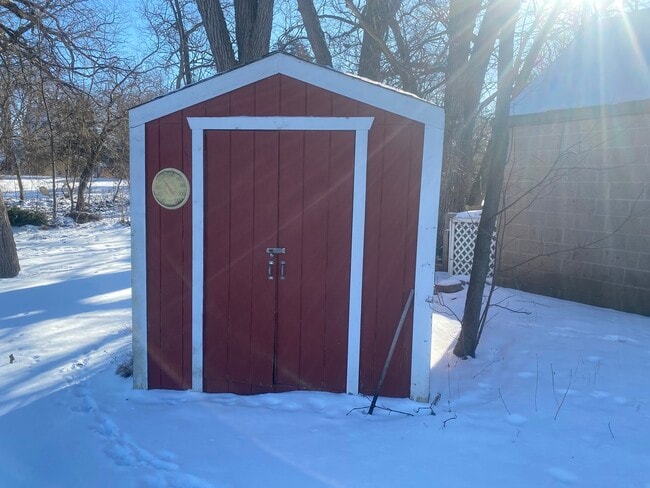 Building Photo - 155 Seymour Ave