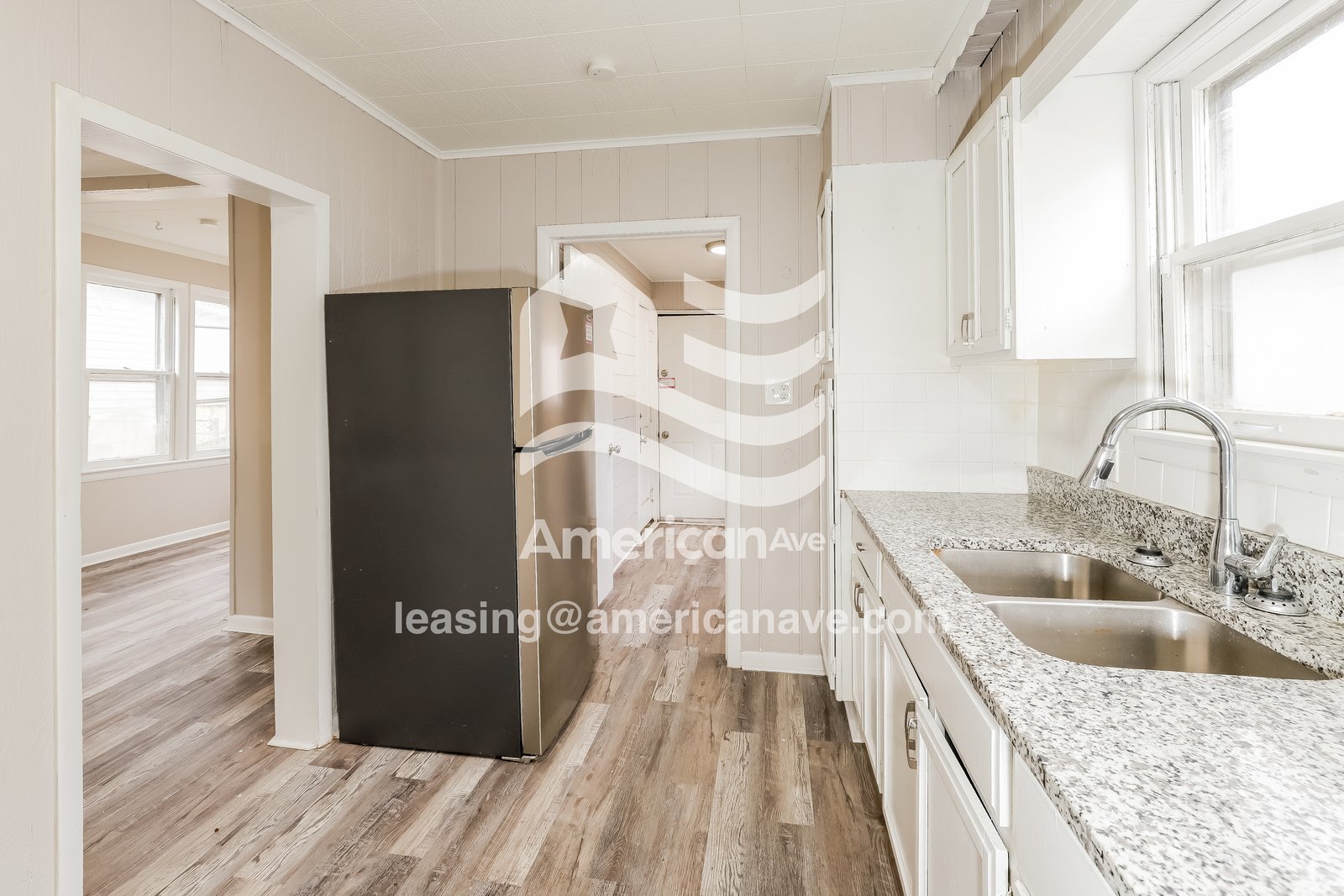 Building Photo - 136 Lawndale Ave