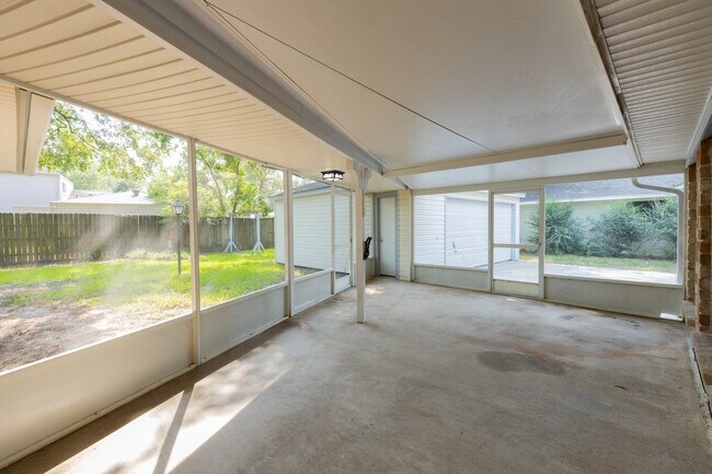 Building Photo - 4011 Flint Creek Dr