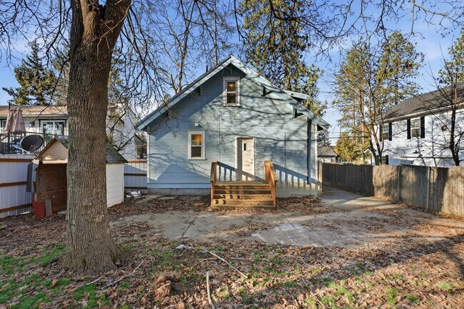 Building Photo - 3027 S Arthur St