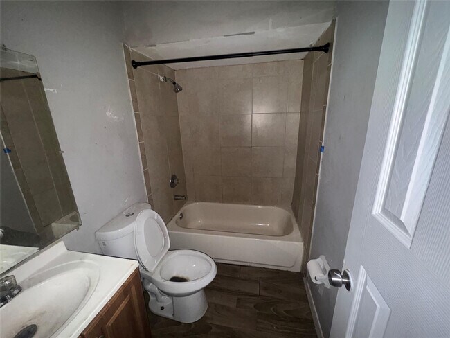 Building Photo - 2131 Lincoln St