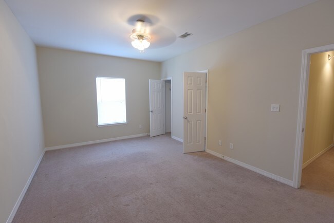 Building Photo - 317 Dominion Dr