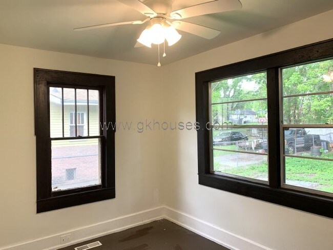 Building Photo - 1785 Steiner Ave SW