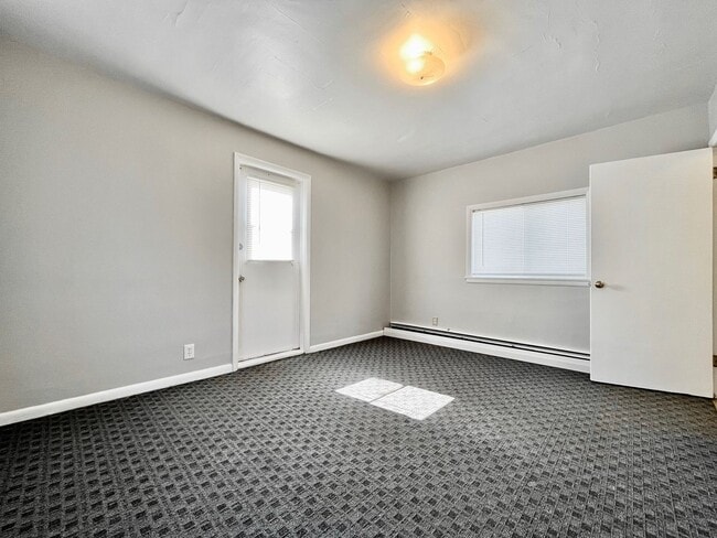Building Photo - 1165 W Dale Ave