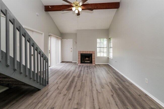 Building Photo - 200 Pecan Dr