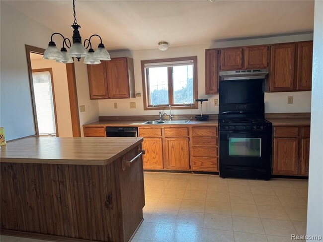 Building Photo - 2346 London Bridge Dr