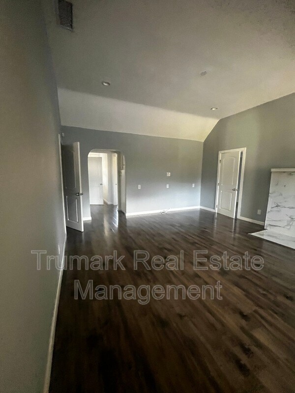 Building Photo - 8409 Wentworth St