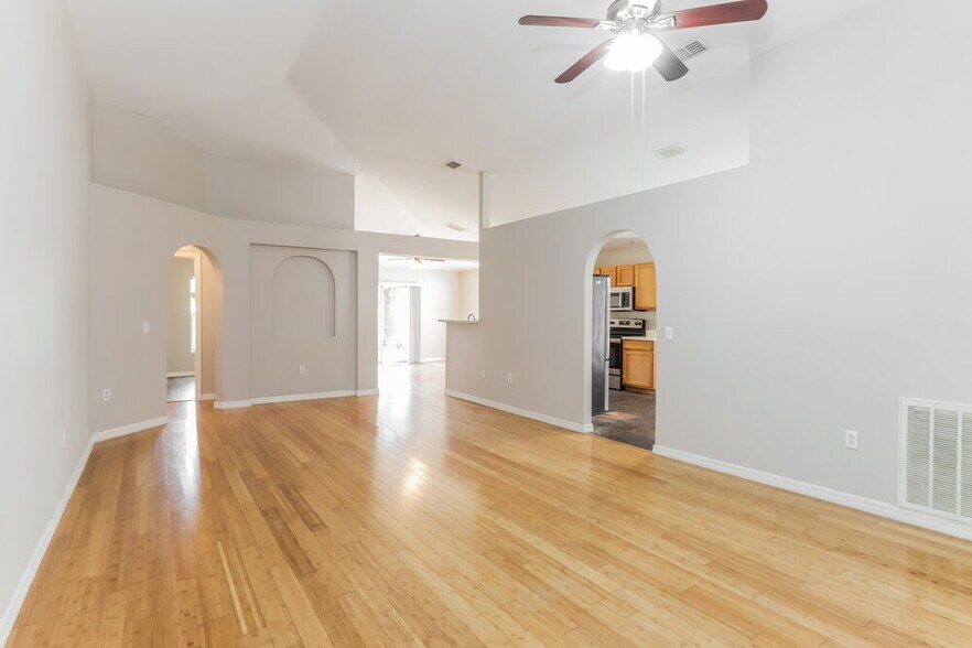 Building Photo - 3246 Bellericay Ln