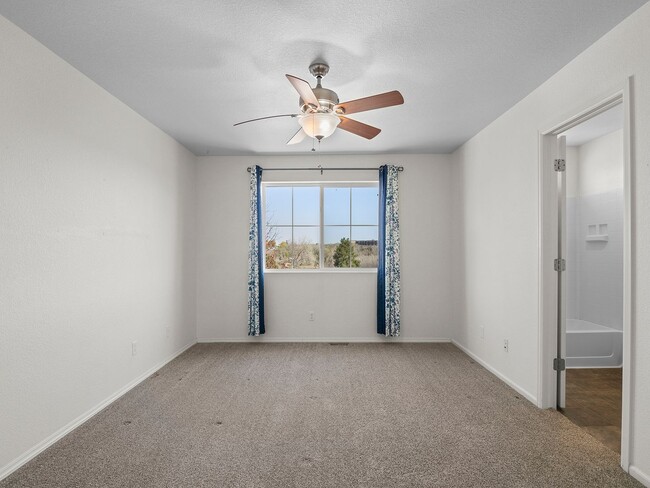 Building Photo - Gorgeous Johnstown Home with Attached Garage and Open Layout!