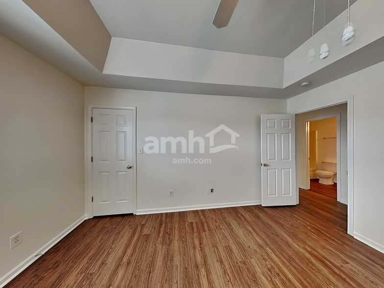 Building Photo - 5902 Carolina Manor Ct