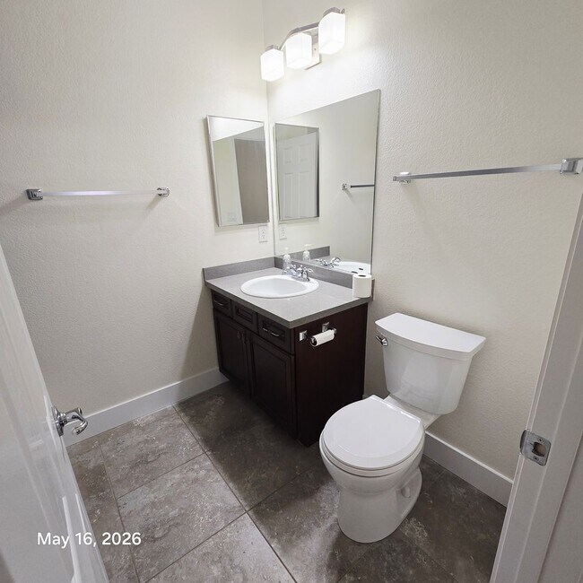 Building Photo - Gorgeous Home For Rent