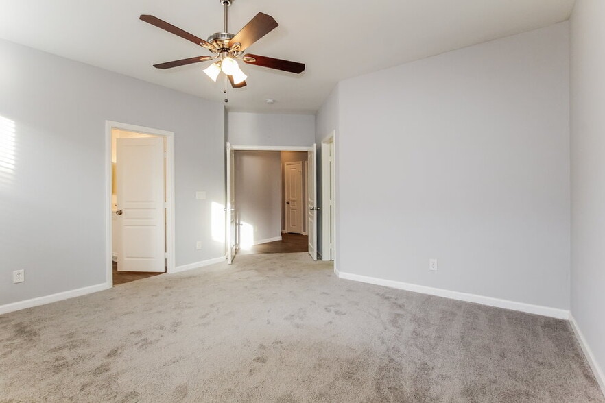 Building Photo - 3029 E Gannon Ridge Ave