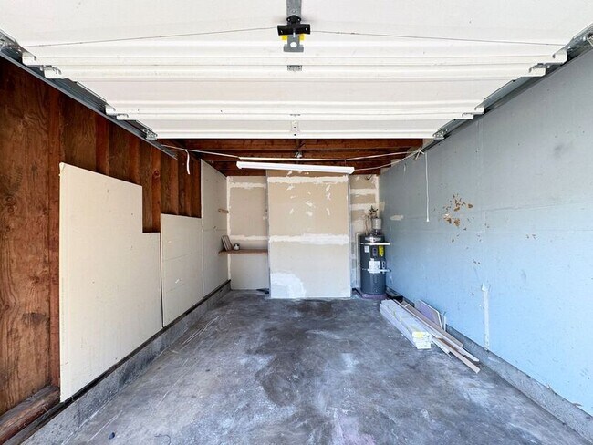 Building Photo - 519 Cinderella Loop