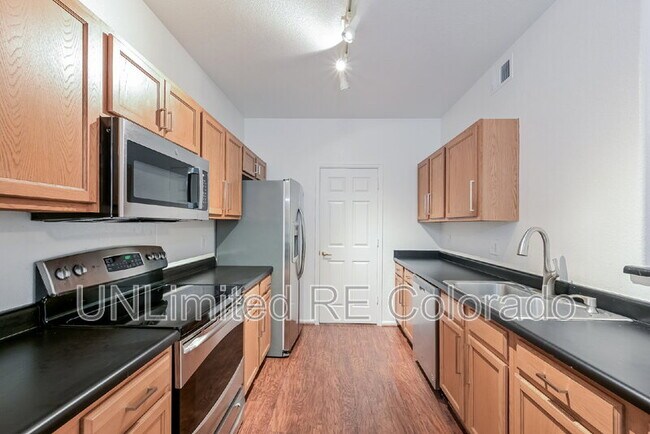 Building Photo - 15700 E Jamison Dr