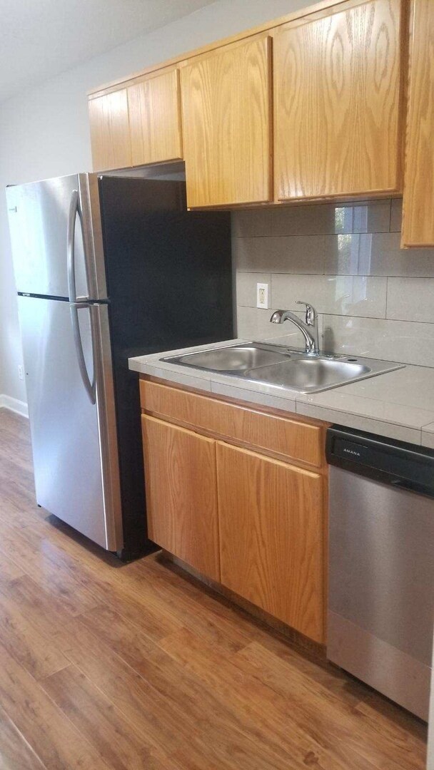 Interior Photo - District 550