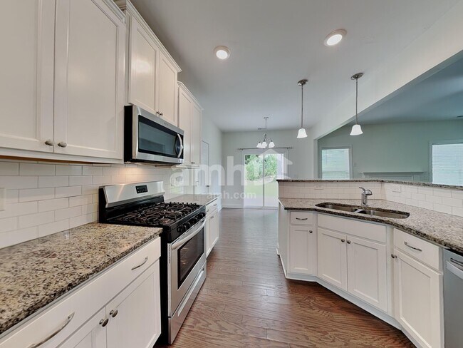 Building Photo - 112 White Ash Ln