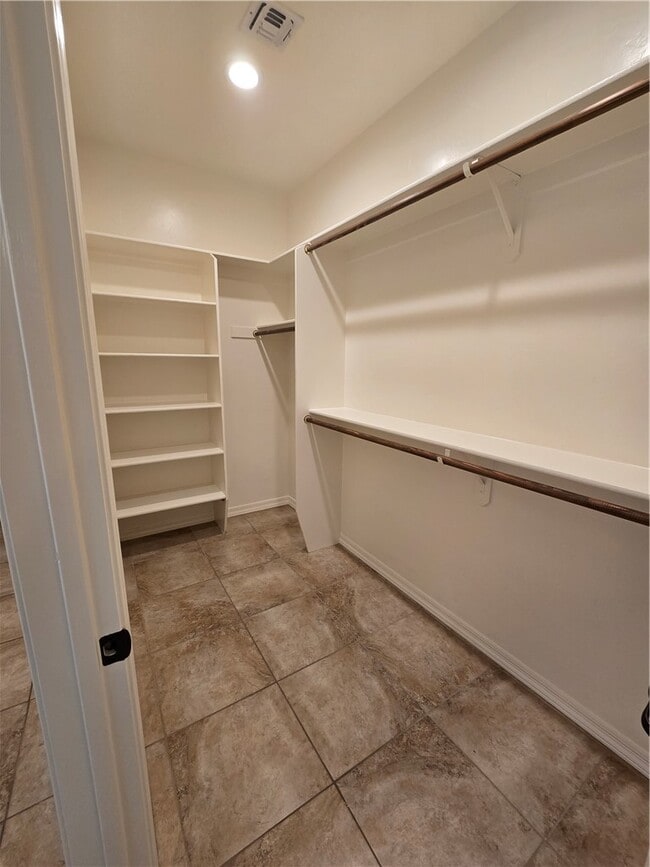 Building Photo - 417 Chablis Ct