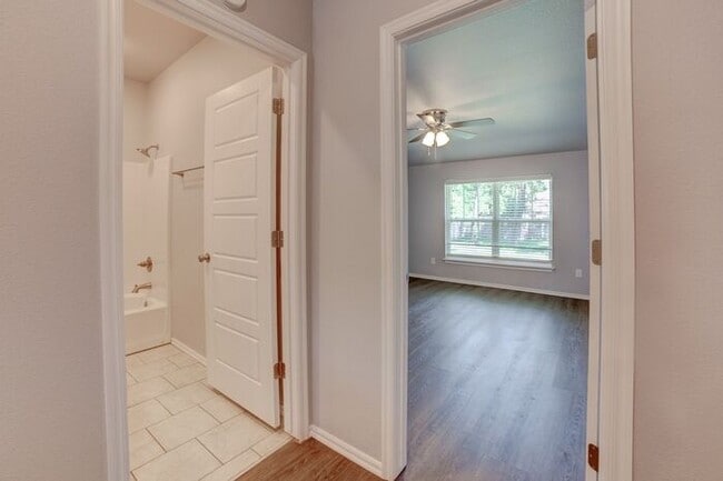 Building Photo - 1/1 Duplex Near TU With Large Fenced Yard!