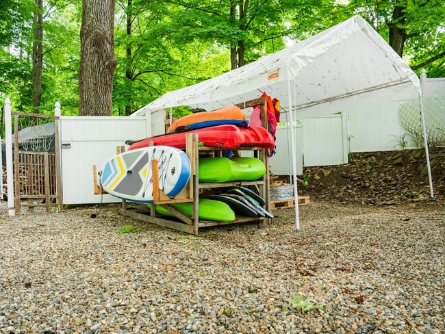 Building Photo - 54 Center St