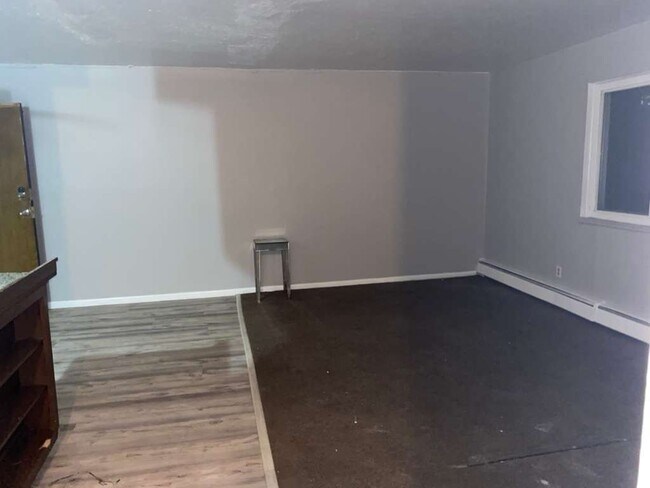 Building Photo - 1885 N Taylor Rd