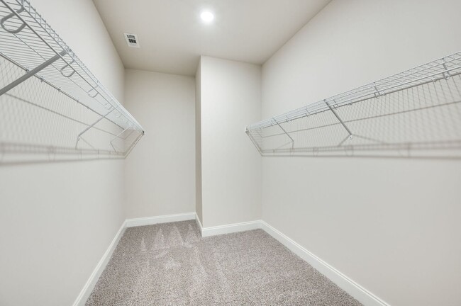 Building Photo - Awesome energy-efficient 4BE/2.5BA home in the Skyridge neighborhood!