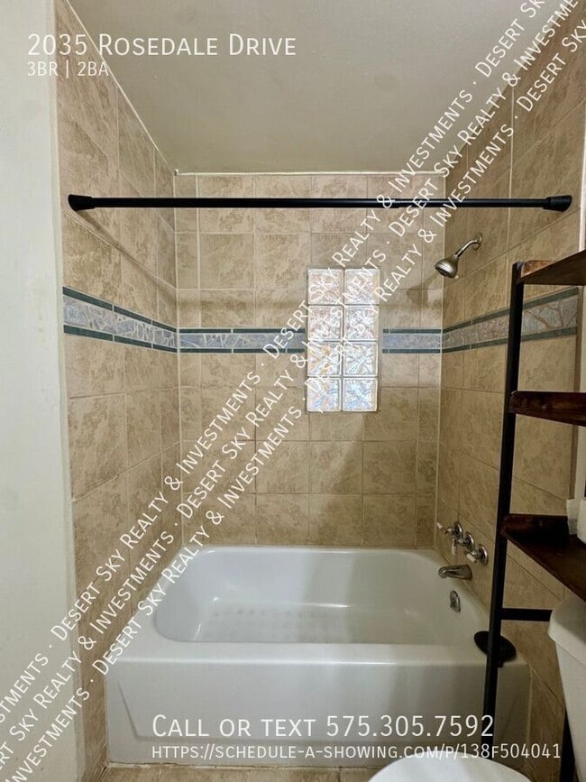 Building Photo - 2035 Rosedale Dr