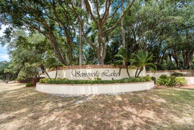 Building Photo - 453 Rainbow Springs Terrace