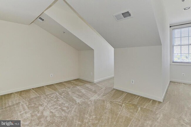 Building Photo - 478 Ferdinand Day Dr