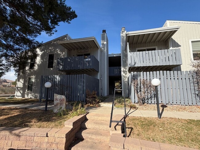 Building Photo - 8050 Niwot Rd