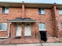 Building Photo - 3213 Golden Dr