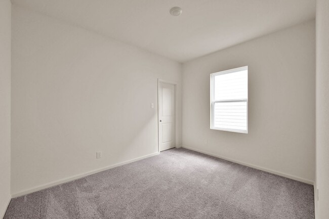 Building Photo - For Lease | 3 Bed, 2 Bath | 1,412 Sq Ft | Chapel Run community|