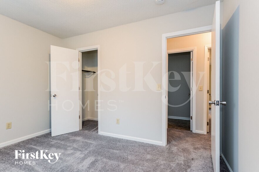 Building Photo - 5414 Carlingford Ct