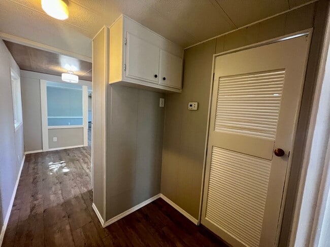 Building Photo - Newly Remodeled 3-Bedroom on Fully-Fenced Lot