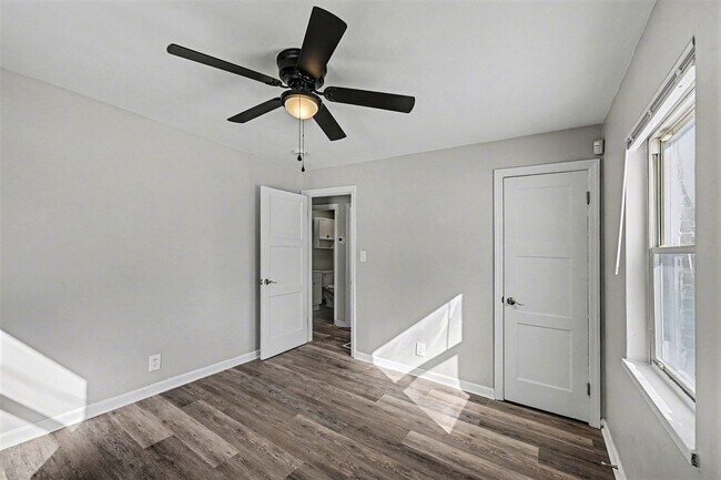 Building Photo - Beautiful 3 Bed 1 Bath Home