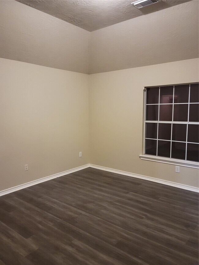 Building Photo - 11134 Sheldon Bend Dr