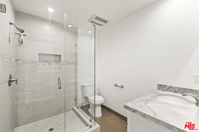 Building Photo - 23046 Leonora Dr