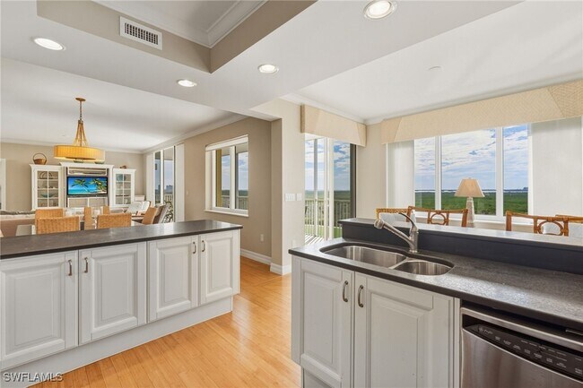 Building Photo - 4761 W Bay Blvd